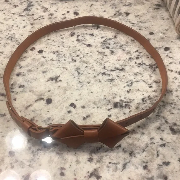 Skinny Faux Leather Waist Belt - Picture 9 of 16